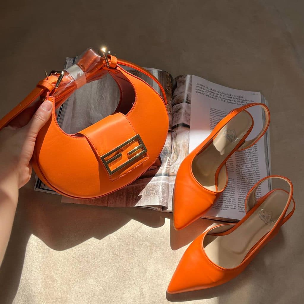 فروشگاه کیف و کفش ولوت در مشهد