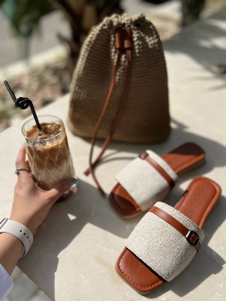 فروشگاه کیف و کفش ولوت در مشهد