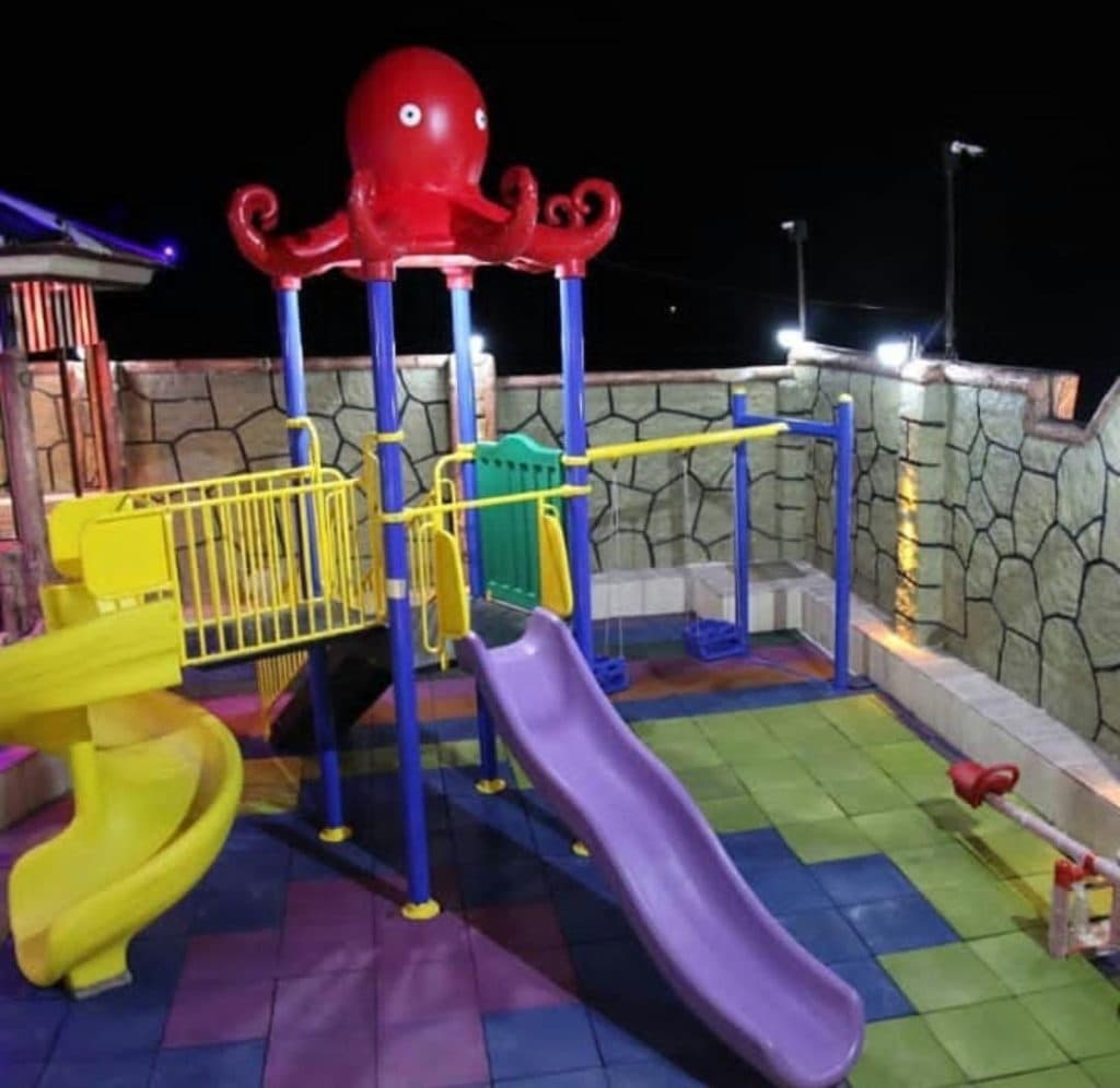 مجموعه تشریفاتی و پذیرایی فرحزاد در ساوه