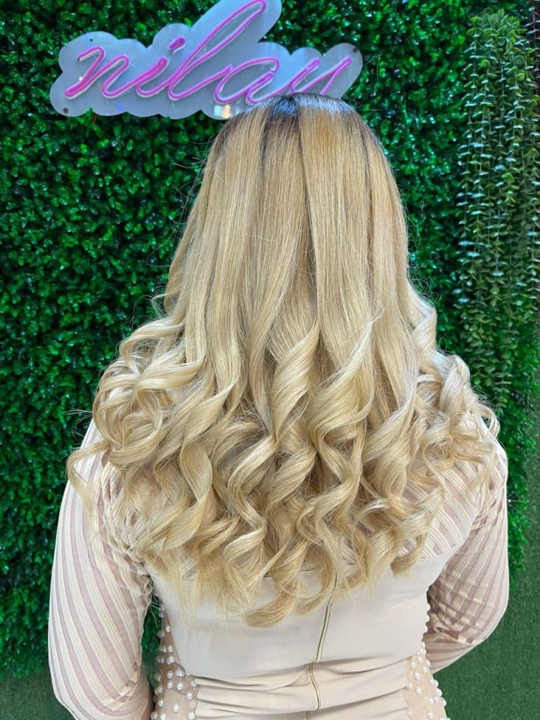 آکادمی تخصصی رنگ مو و کراتینه نیلای در اردبیل