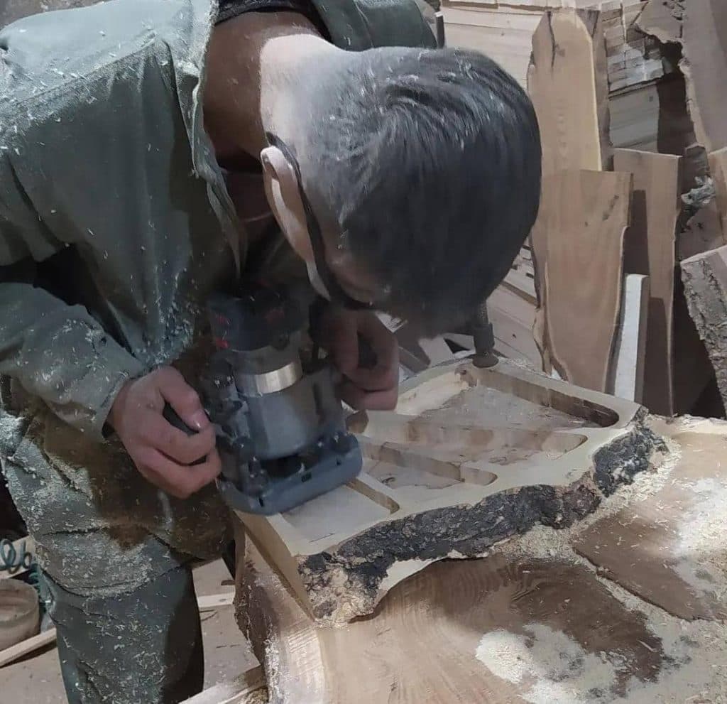 چوب بری کندو سازی و پالت سازی بازرگان در زنجان