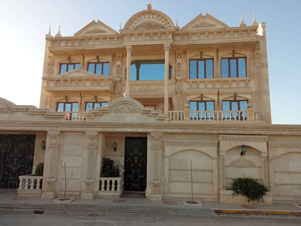 نماکاری و کاشی کاری عباسی در تبریز