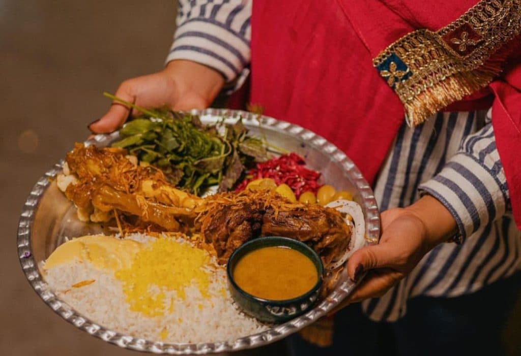 رستوران سنتی تخت طاووس در سرعین اردبیل