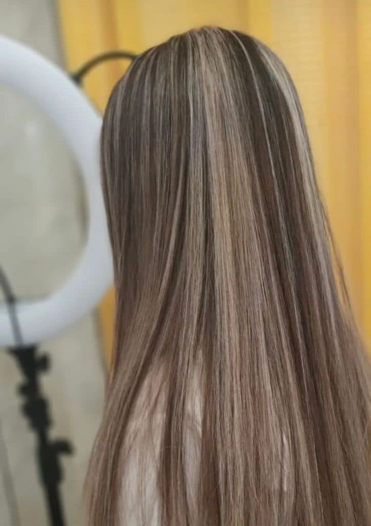 آموزشگاه و سالن زیبایی و مدرس گریم آرامیس در سورشجان شهرکرد