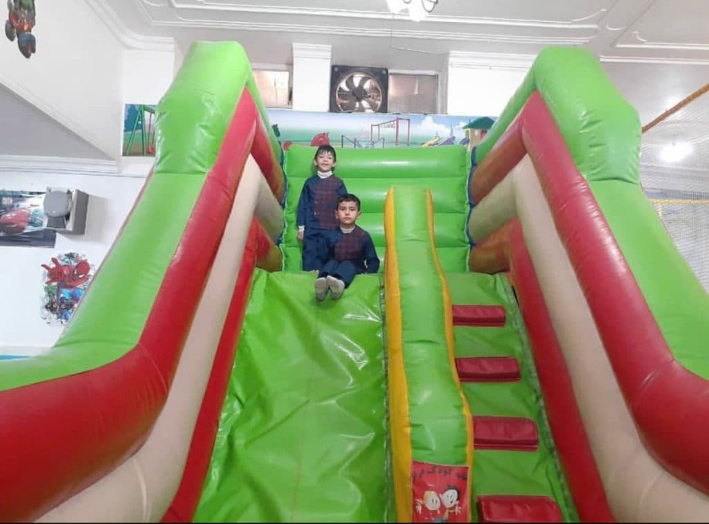 پیش دبستانی و دبستان غیردولتی پسرانه آذربایجان ۲و۱ در ارومیه