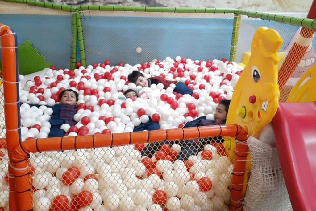 پیش دبستانی و دبستان غیردولتی پسرانه آذربایجان ۲و۱ در ارومیه