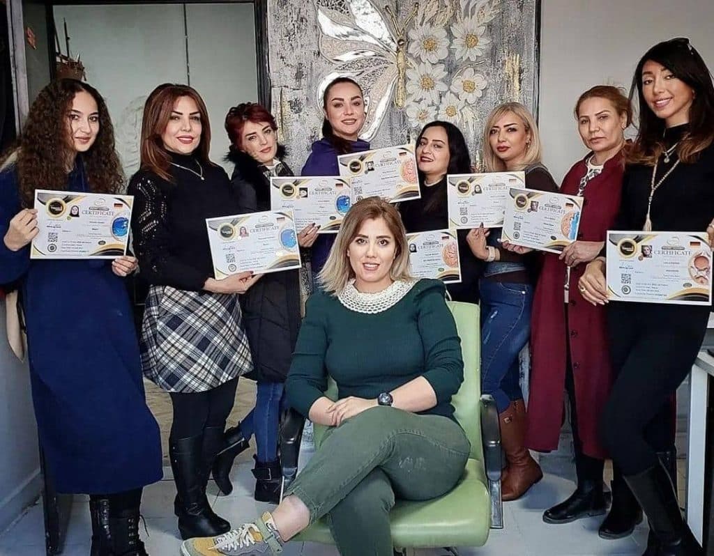 آموزشگاه رزین گچ بری مدرن سنگ مصنوعی ویدامهر در کرج