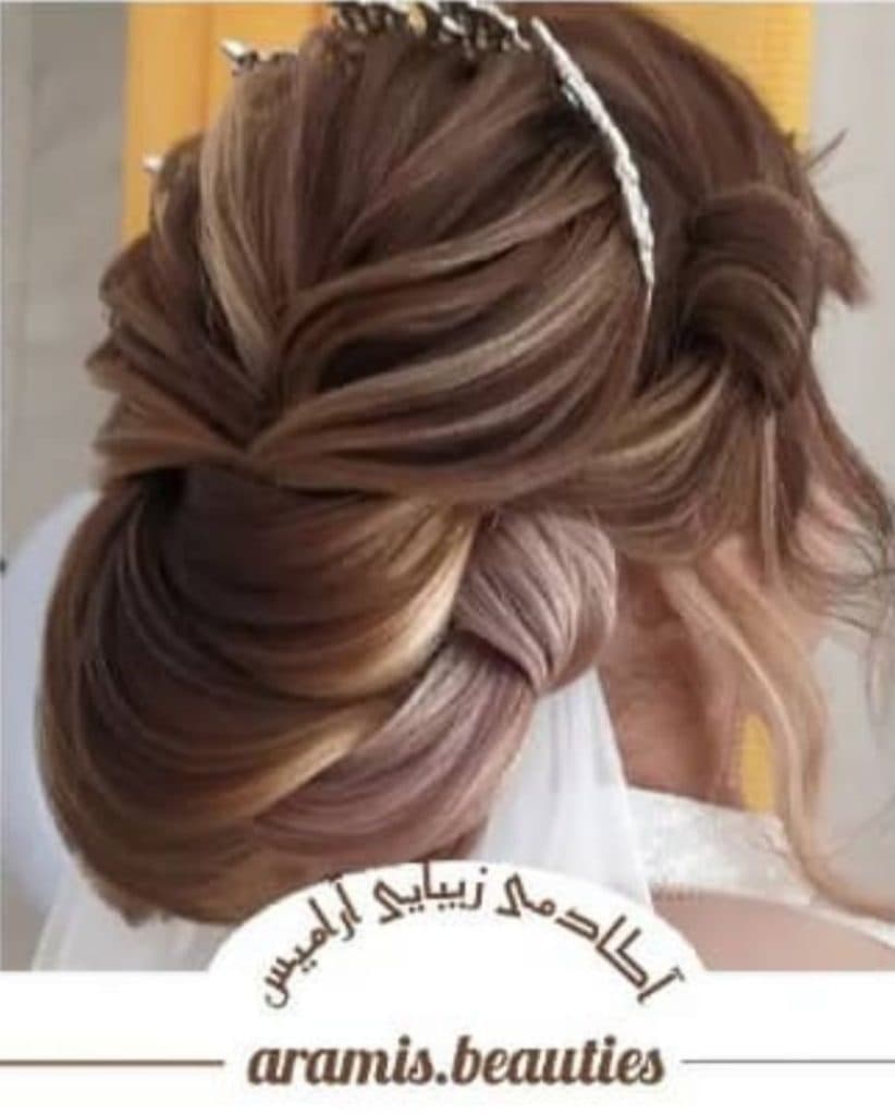 آموزشگاه و سالن زیبایی و مدرس گریم آرامیس در سورشجان شهرکرد