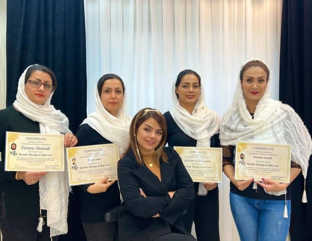 خدمات تخصصی کراتین فر دائم و ابریشم سازی مو مریم خادم در لاهیجان