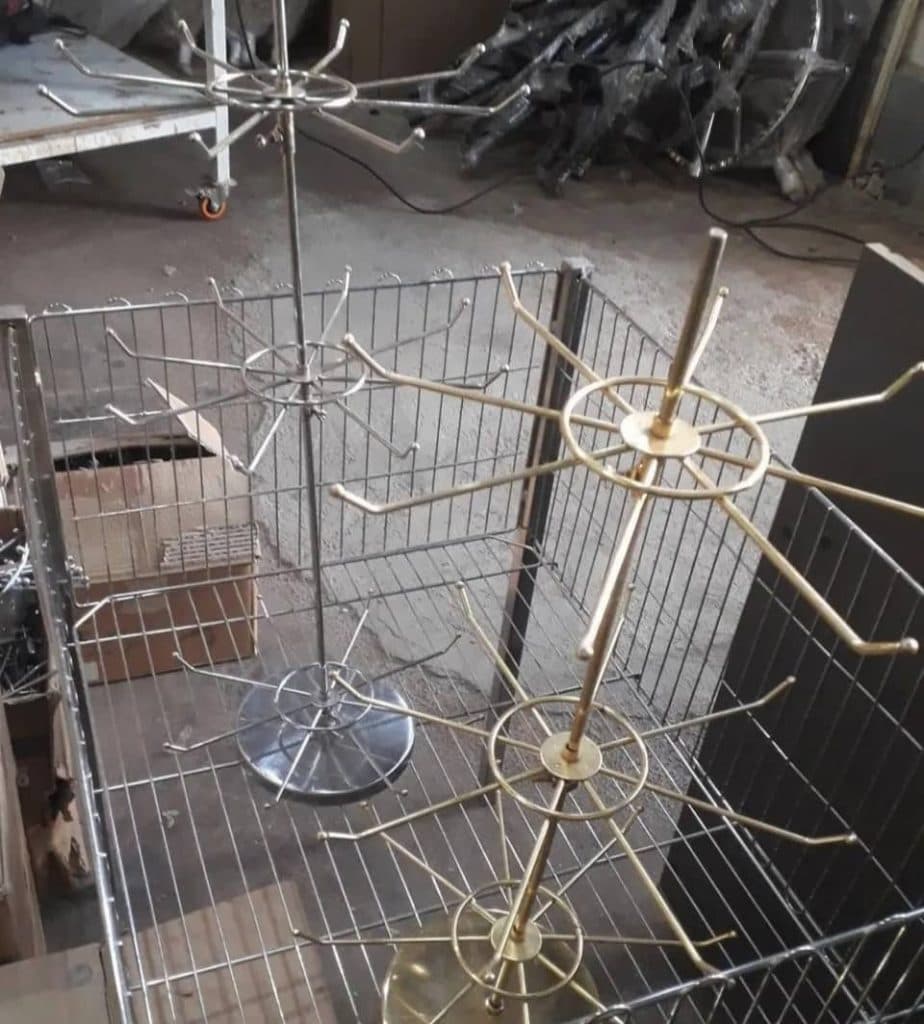 تولید رگال و قفسه و تجهیزات فروشگاهی کارخانه یاس متال مدرن در قم