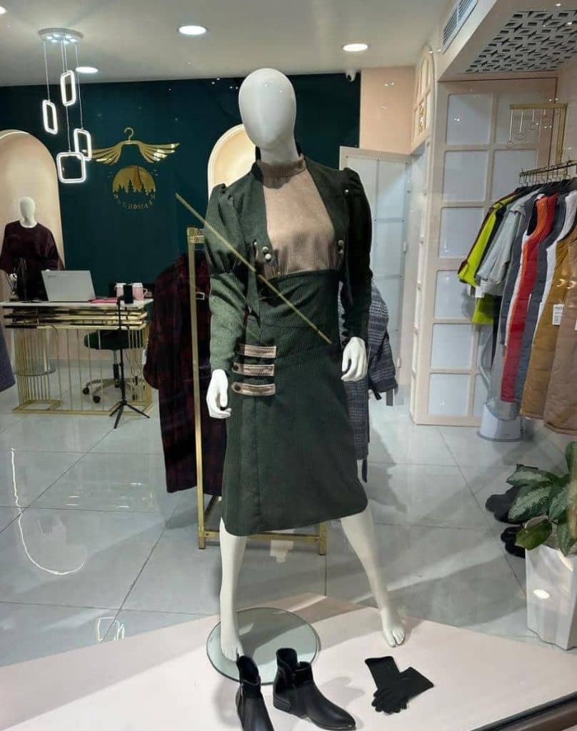 پخش و فروش رگال مانکن و چوب لباسی و تجهیزات فروشگاهی علیزاده در تبریز