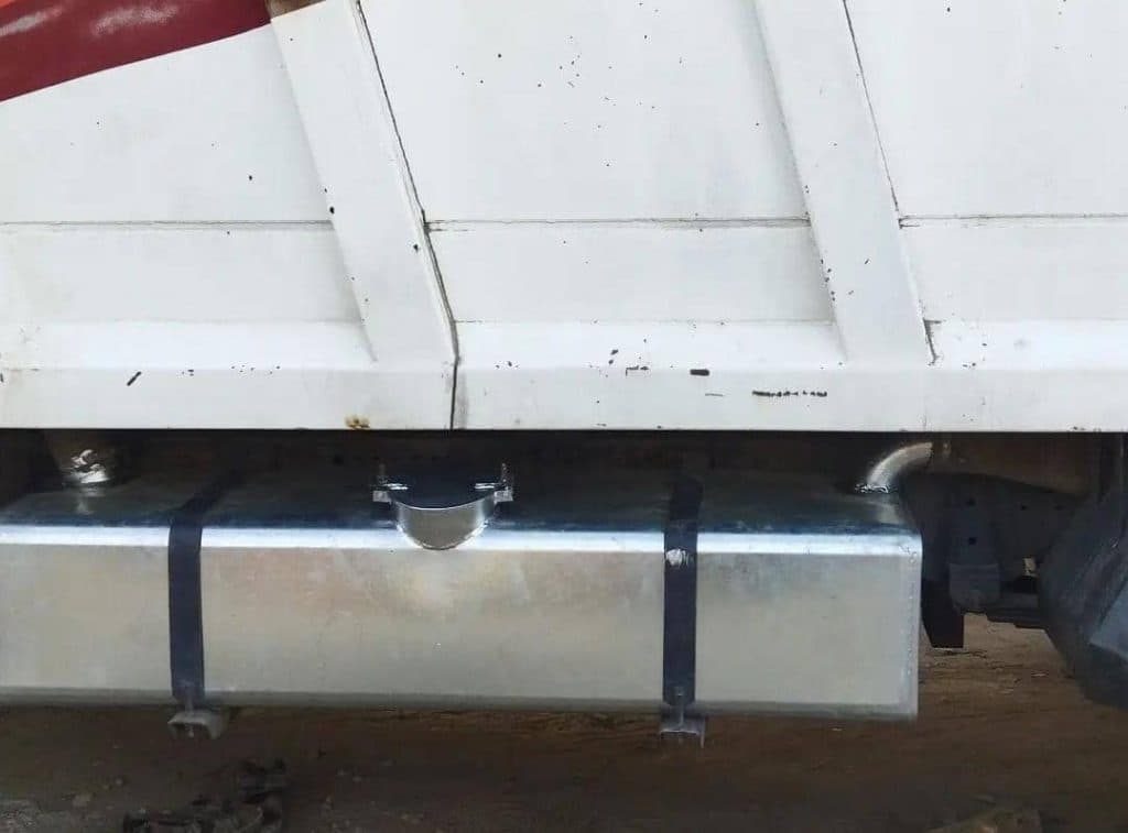 باکسازی ماشین سنگین شایق در پایانه بار یزد