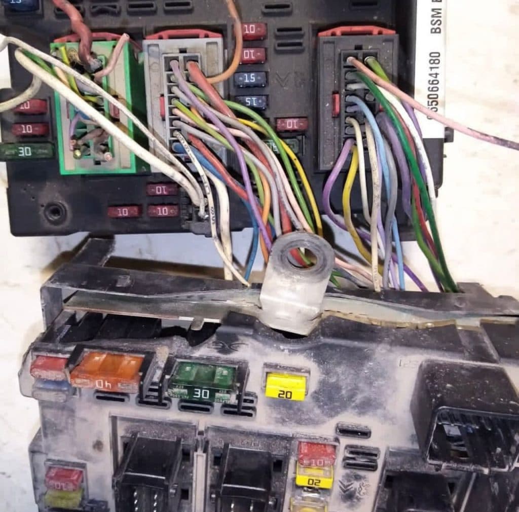 تنظیم موتور ماشین های سواری آرش در نهبندان خراسان جنوبی