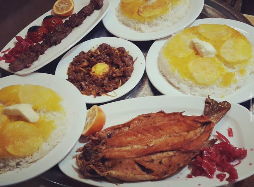 باغ رستوران فانوس در اردبیل