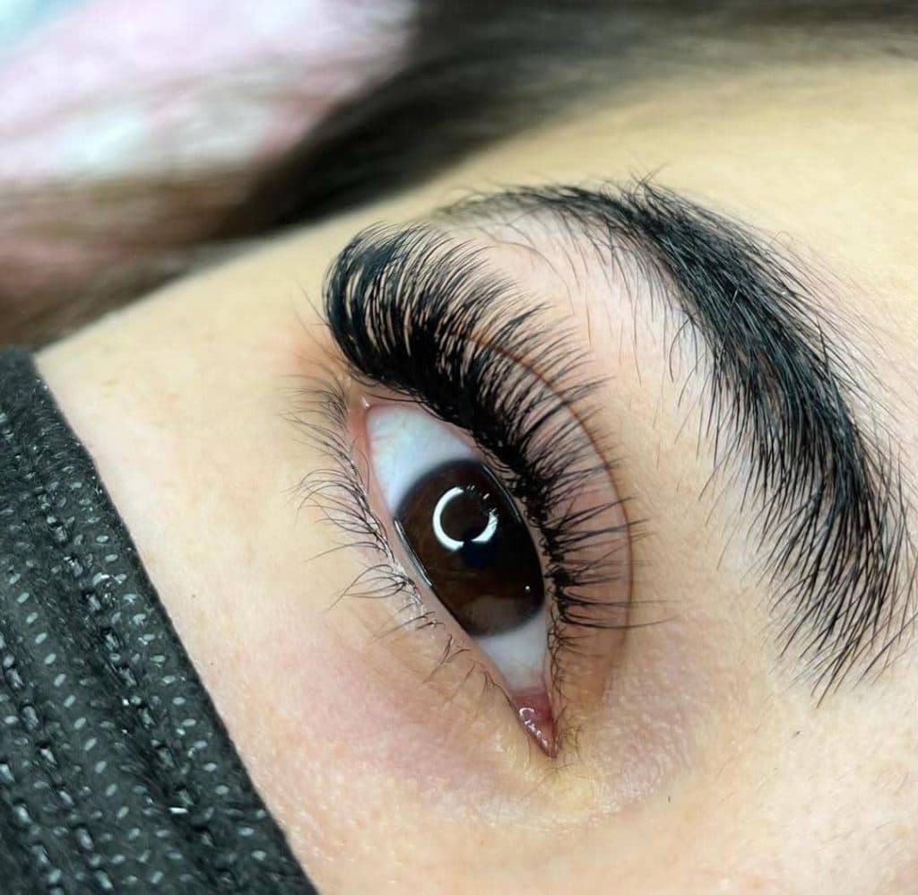 کلینیک آموزش و خدمات تخصصی اکستنشن مو و مژه مهدا در ارومیه