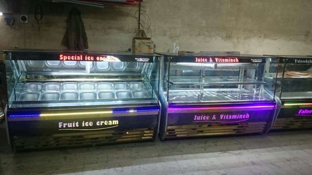 تولید و فروش یخچال ویترینی فروشگاهی بستنی سرما صنعت در اراک