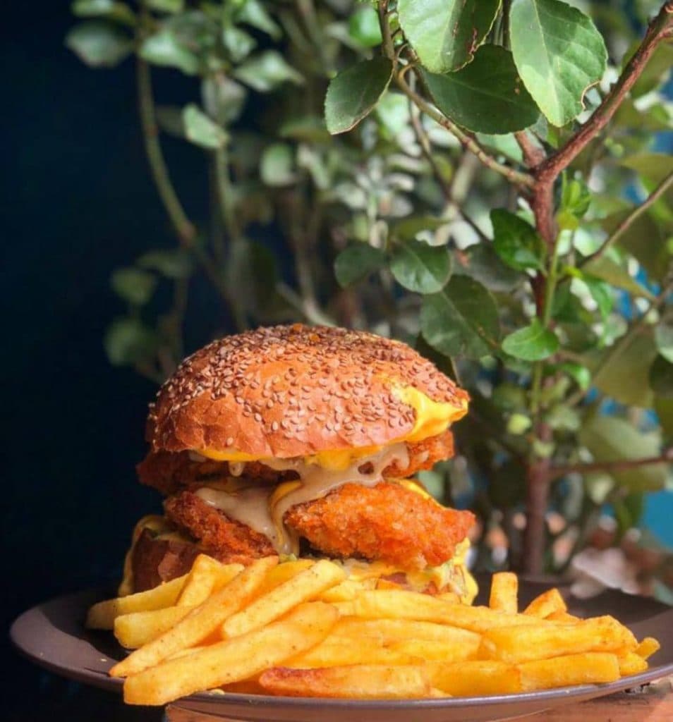 فست فود چیزفیز در بابل مازندران