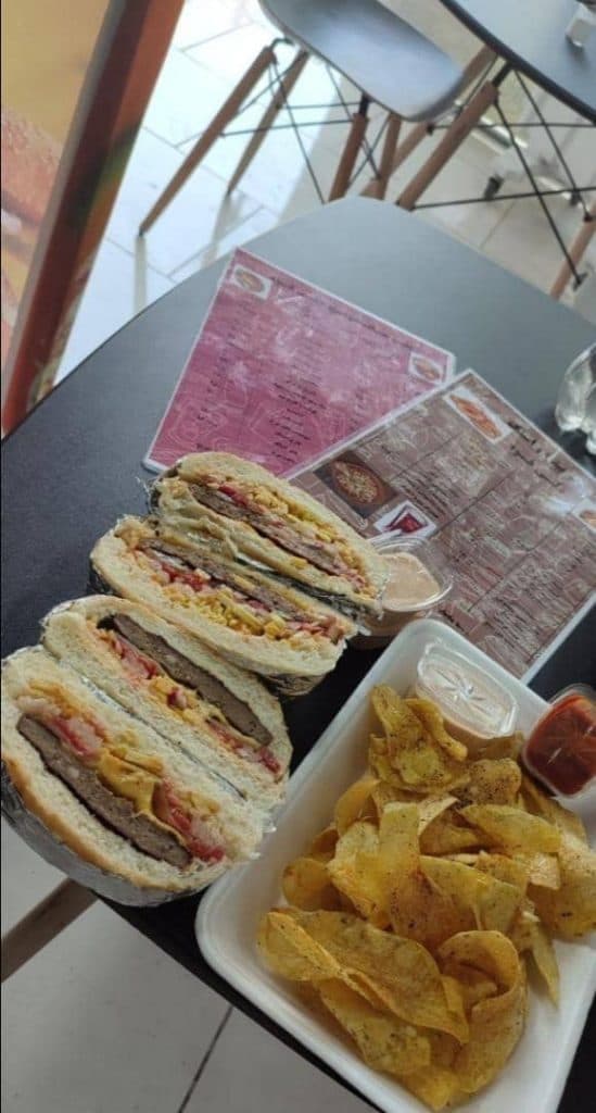 فست فود دلی فود در مشهد