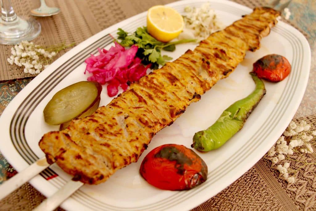 راه اندازی و تجهیز رستوران و هتل سروش شفاء در تهران