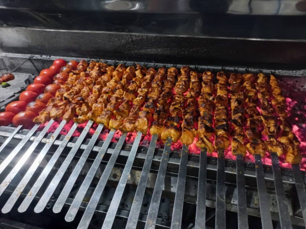 کباب ساطوری بناب آذربایجان در اهواز