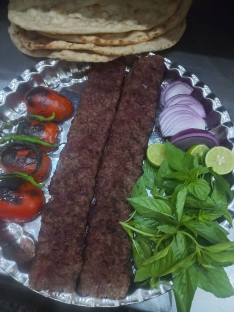 کباب ساطوری بناب آذربایجان در اهواز