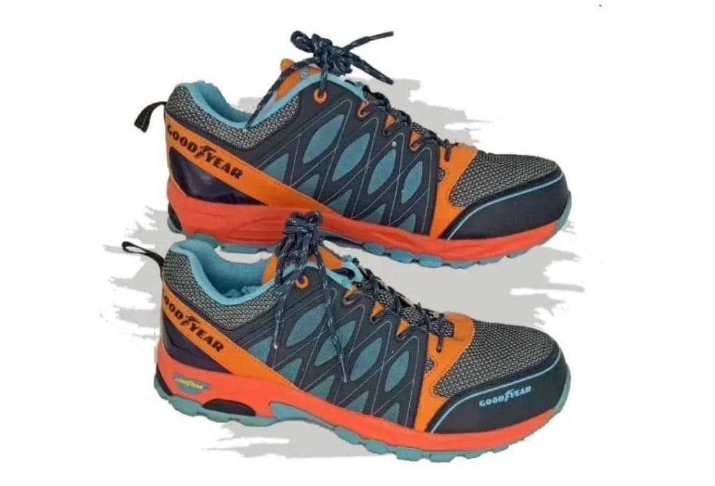 فروشگاه دنیای تجهیزات ایمنی کارن در اردکان یزد