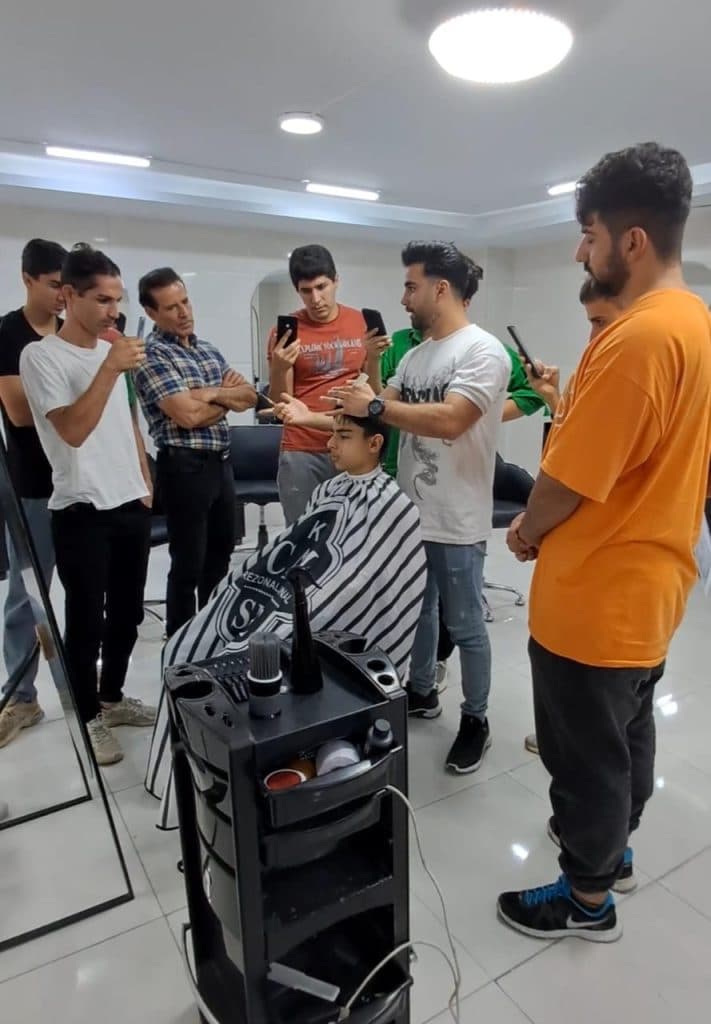 آموزشگاه آرایشگری مردانه نیک در کرمانشاه