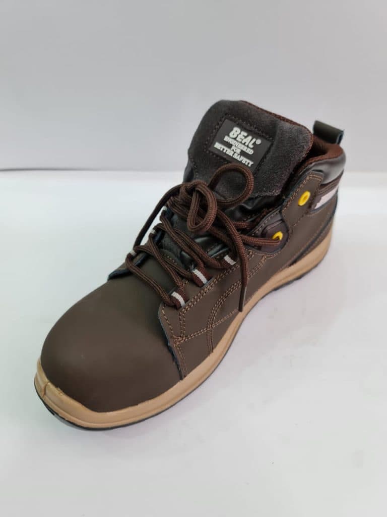 فروشگاه دنیای تجهیزات ایمنی کارن در اردکان یزد