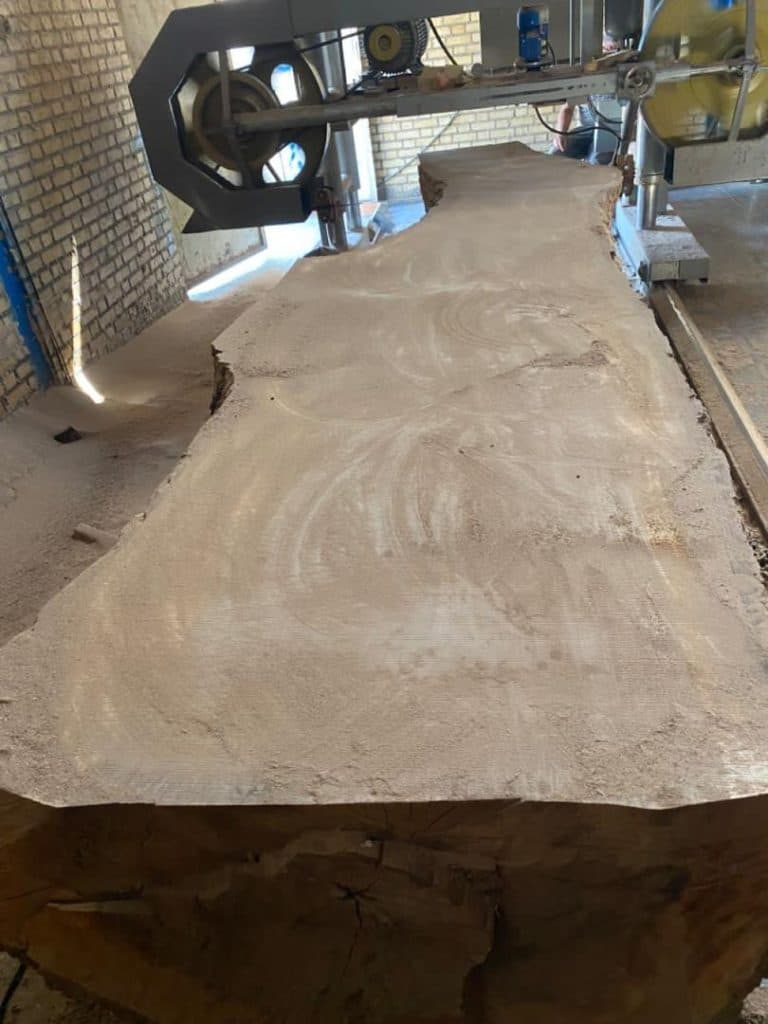 تولید چوب های اسلب گردو و چنار و کالباسی حسین پور در مشهد