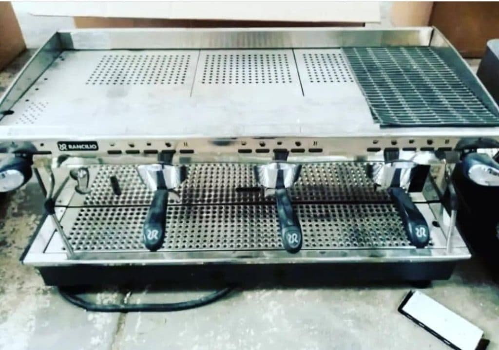 تولید و فروش آسیاب قهوه و تجهیزات کافه و قهوه ارغوان در اصفهان