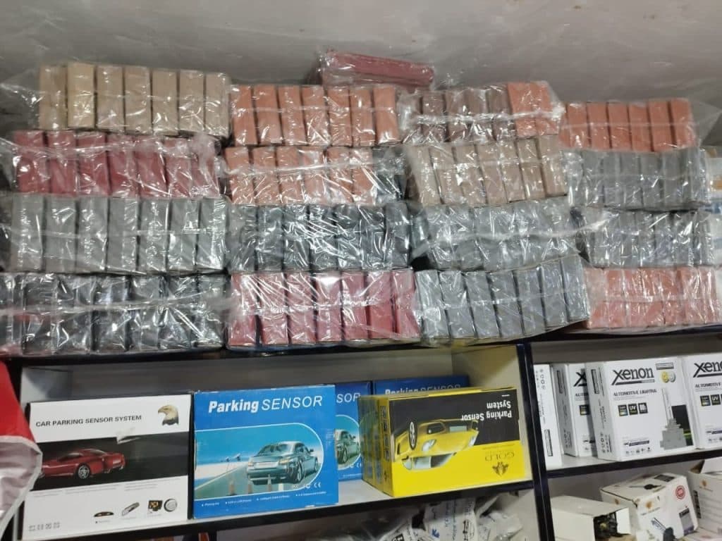 فروشگاه تزئینات اتومبیل و لوکس نگاهی تک و عمده در اهواز