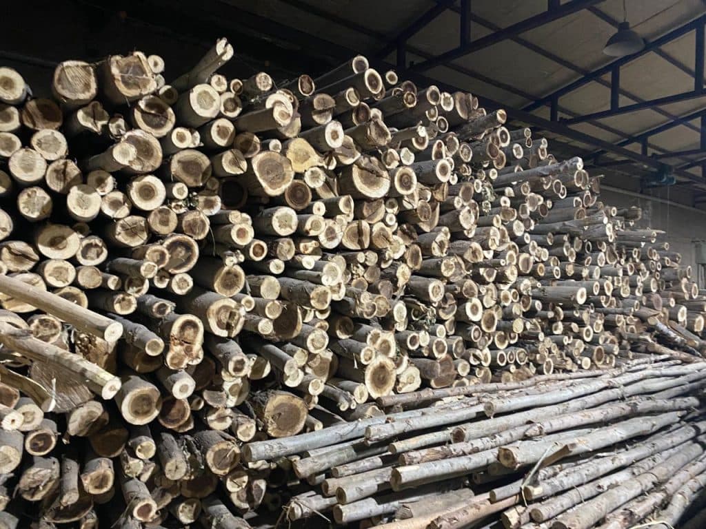 تولید چوب های اسلب گردو و چنار و کالباسی حسین پور در مشهد