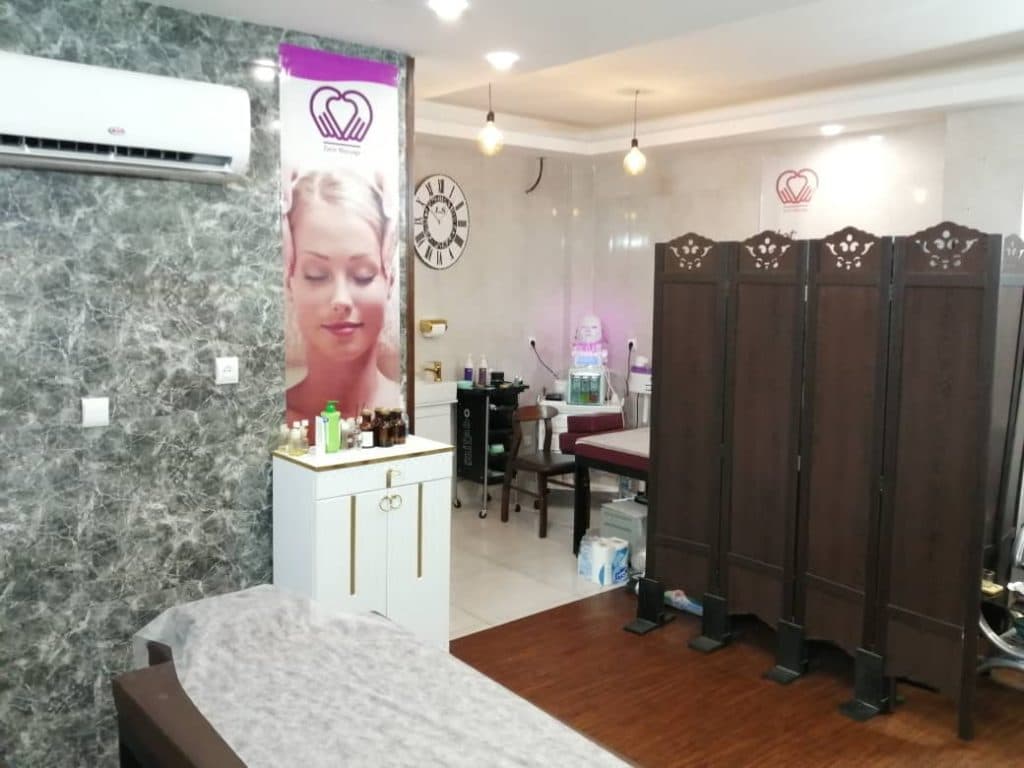 مرکز تخصصی و سالن ماساژ زرین ماساژ در بهارستان اصفهان