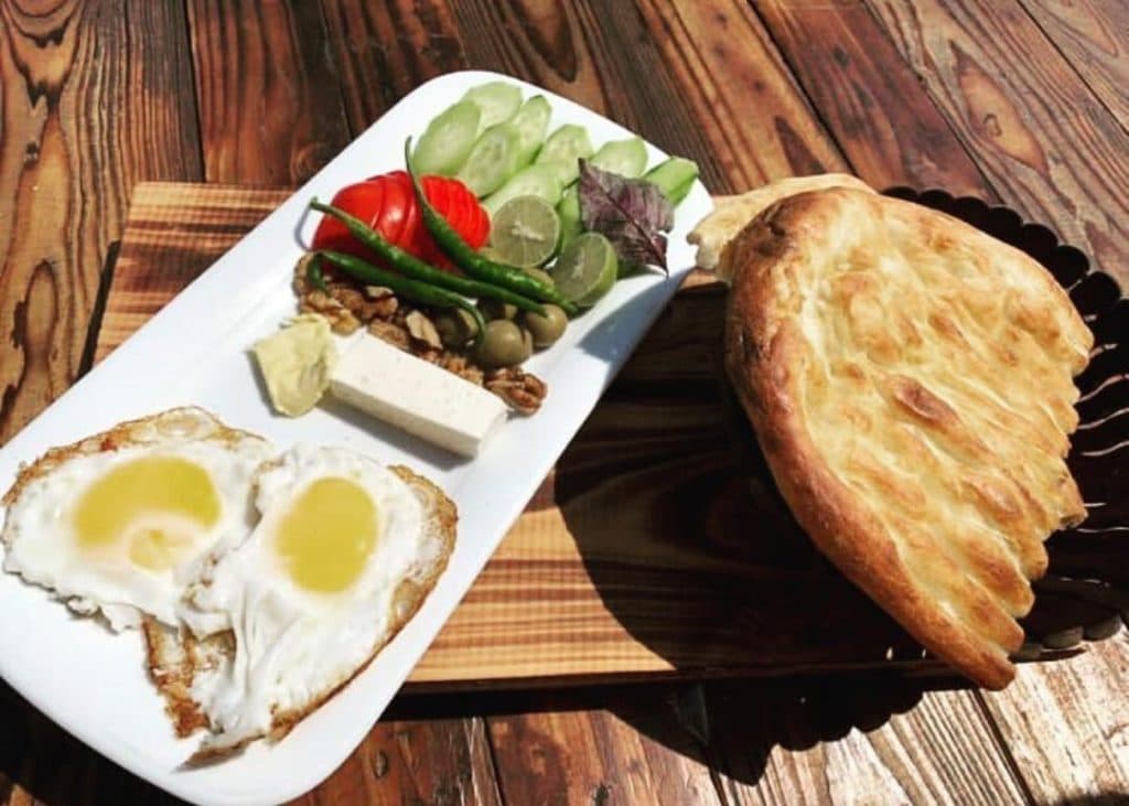 کافه رستوران لت در نوشهر