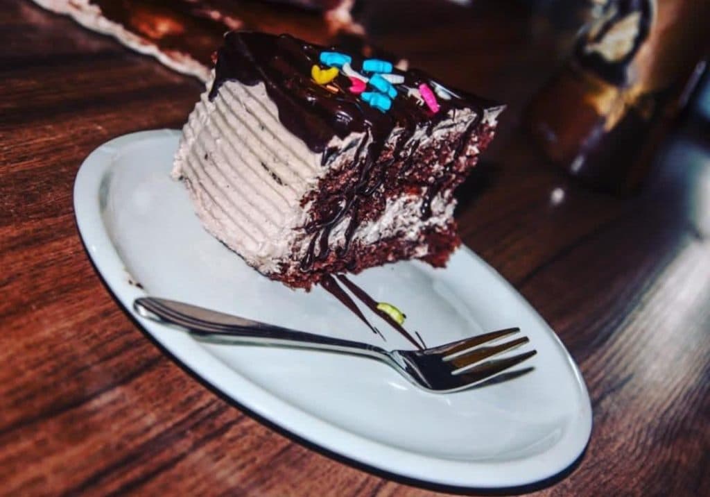 کافه رستوران لت در نوشهر