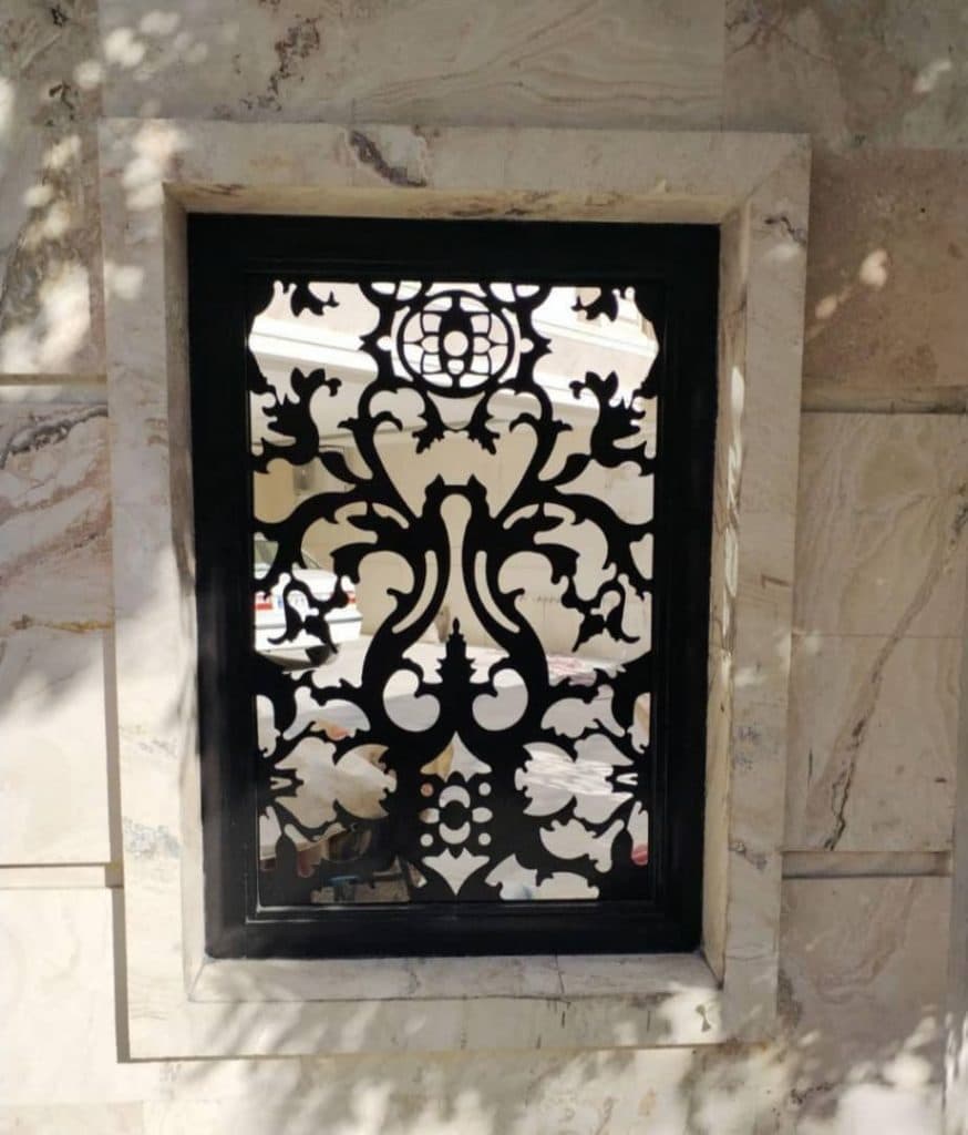 ساخت آکاردئون و درب و پنجره و حفاظ آهنی آریا فورژ در مشهد