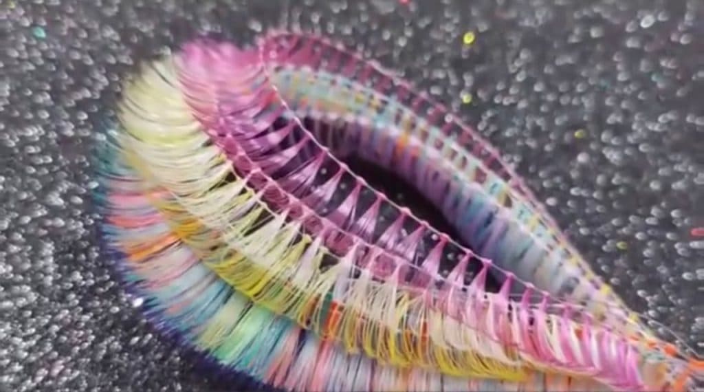 تولید و فروش مژه های ریسه ای معمولی و اکستنشنی نورا در اصفهان