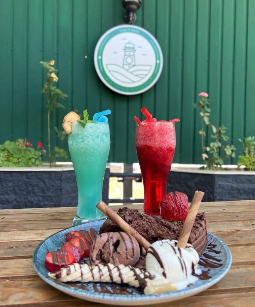 کافه رستوران ازمیر در تبریز