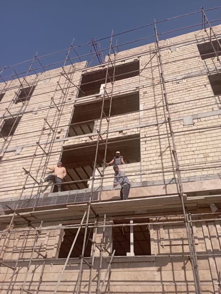 اجرای سنگ کاری آجرنما و اسکلت ساختمان لطیفیان در شهریار تهران