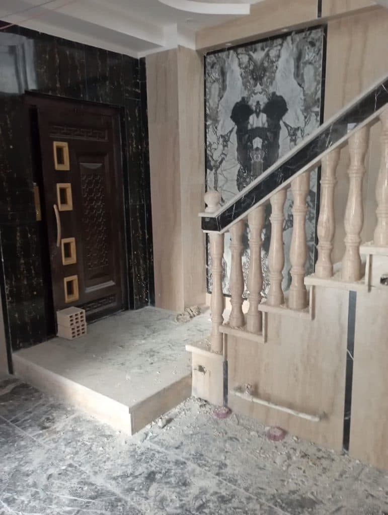 اجرای سنگ کاری آجرنما و اسکلت ساختمان لطیفیان در شهریار تهران