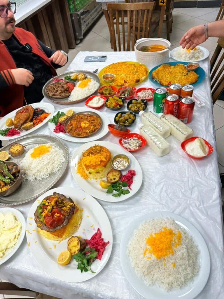 رستوران قازماخ در عالی قاپو اردبیل