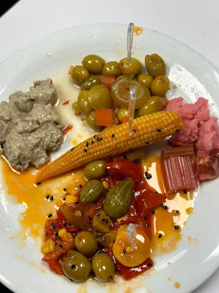 رستوران قازماخ در عالی قاپو اردبیل