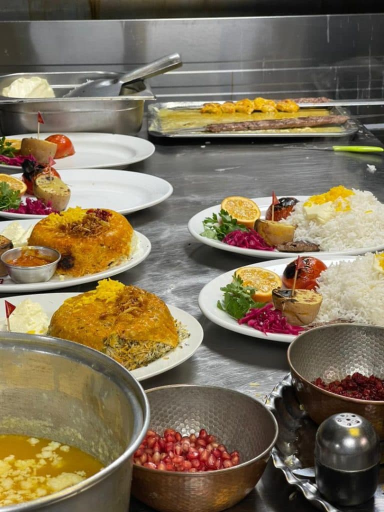 رستوران قازماخ در عالی قاپو اردبیل