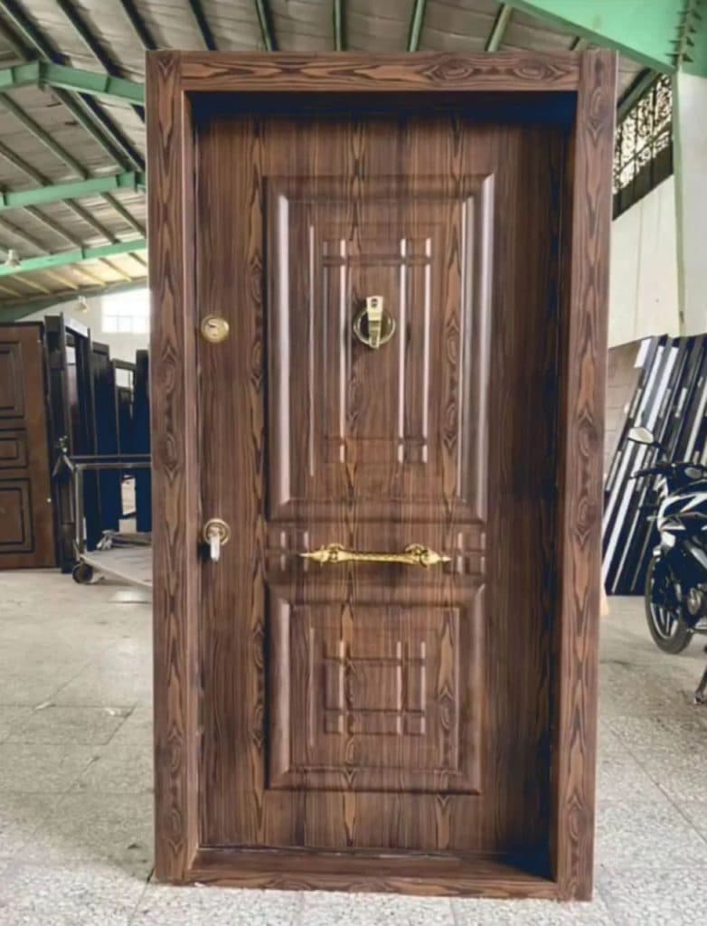 فروشگاه درب و پنجره ولی پور در ماکو