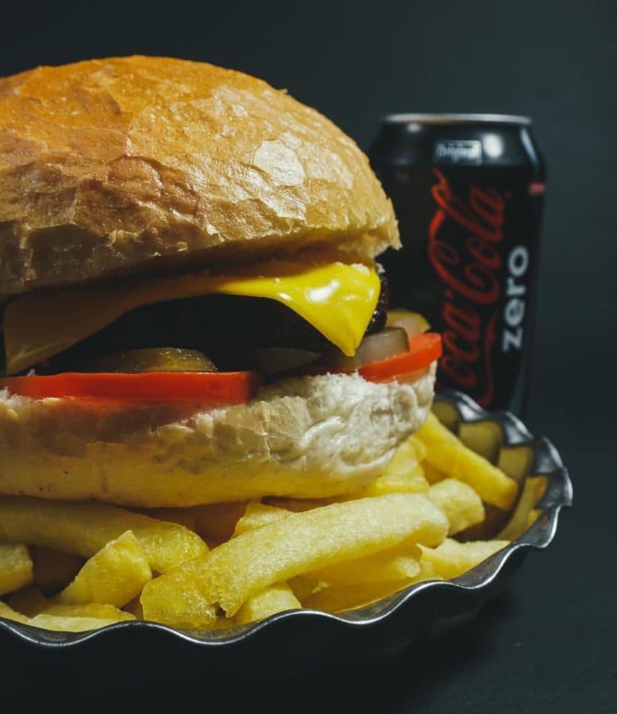 کافه رستوران ساحلی لاور در انزلی