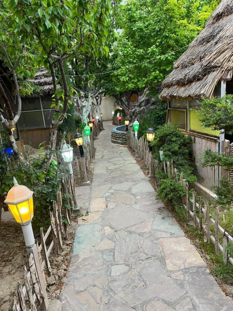 باغ رستوران گیلان سبز در کرج