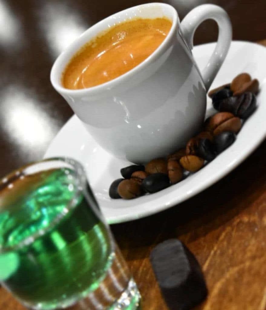 کافه فست فود کارتا در دزفول خوزستان