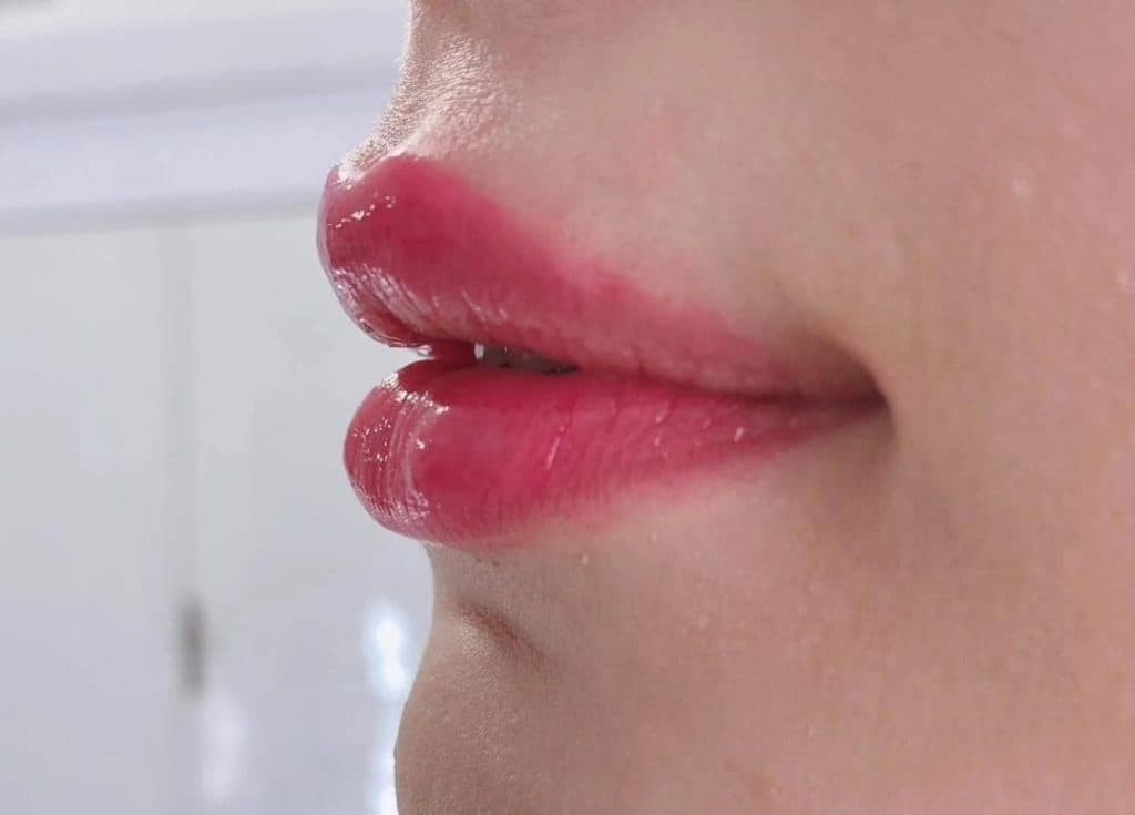 کلینیک تخصصی زیبایی پوست و مو روژمان سلامت موحد در کرمانشاه