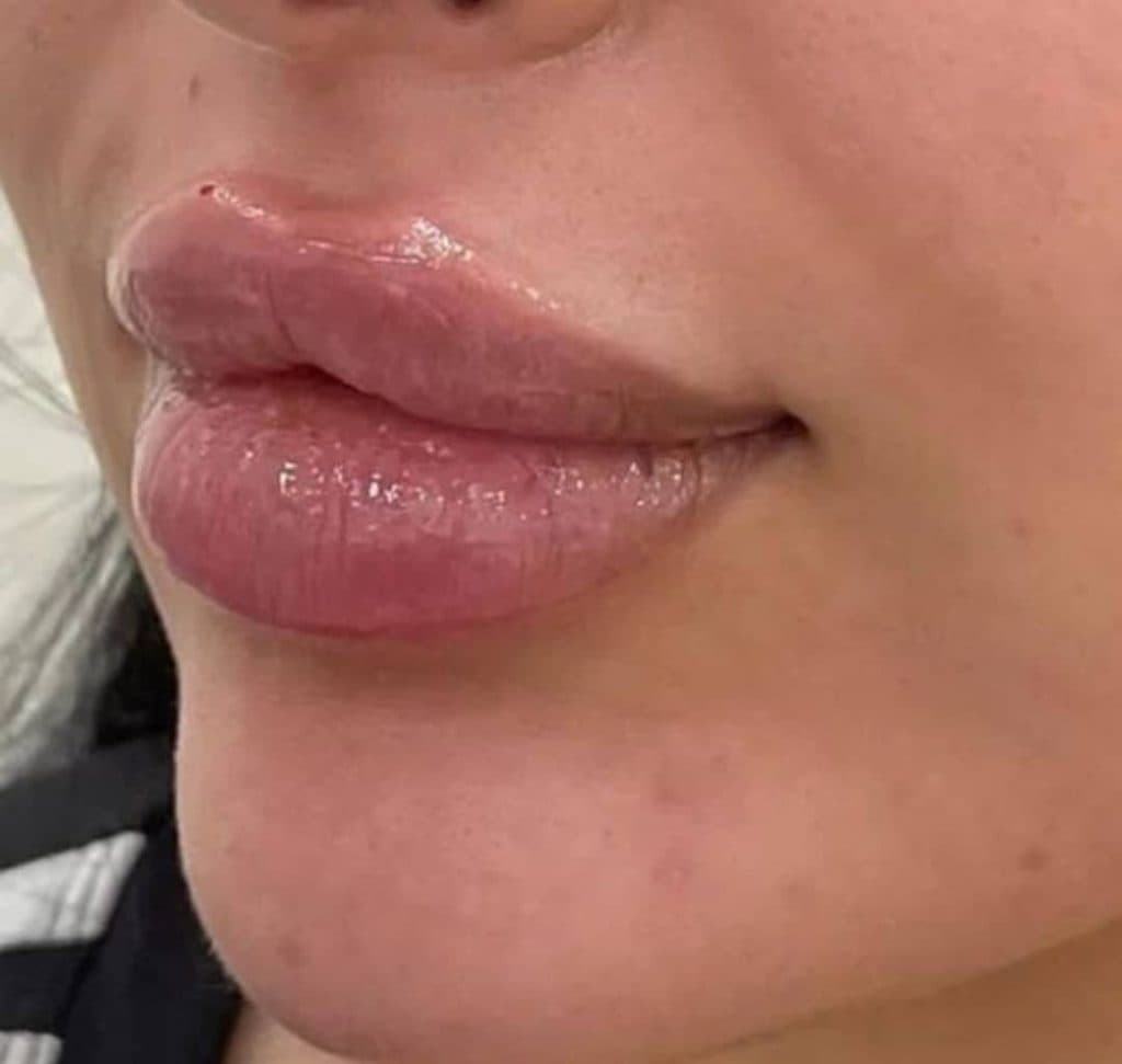 کلینیک زیبایی مهر اردیبهشت در باقر شهر تهران