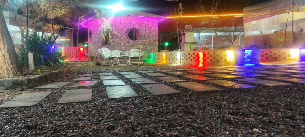 رستوران سنتی آقاخان شاندیز در مشهد